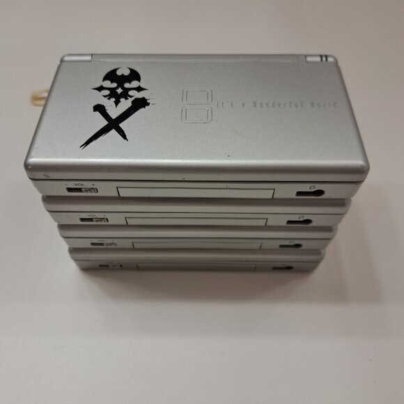 Authentic Nintendo DS Lite Console With Charger The World Ends With You Wonderfu - Picture 3 of 4